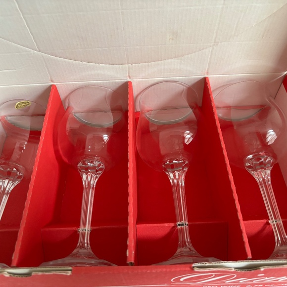 Four NIB Belfor Diana Crystal Wine Glasses - Picture 1 of 6